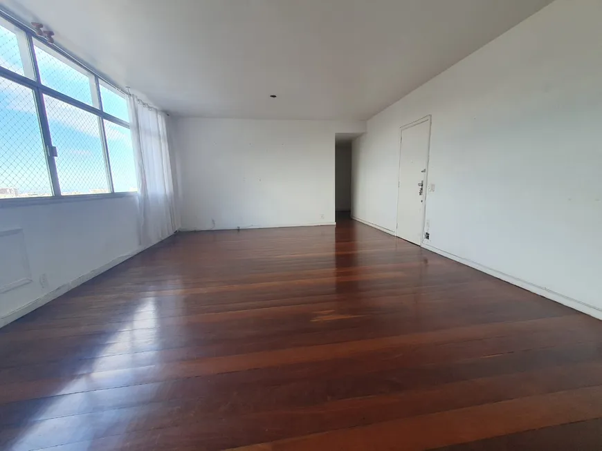 Foto 1 de Apartamento com 3 Quartos para venda ou aluguel, 138m² em Copacabana, Rio de Janeiro