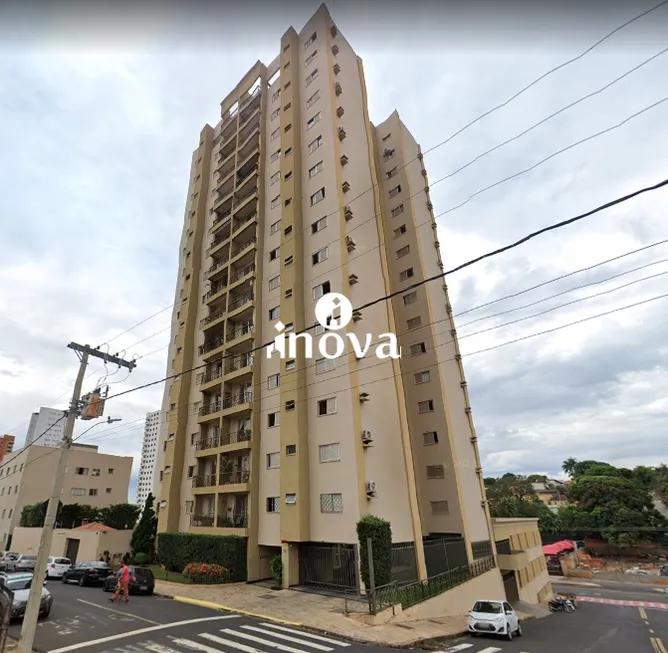 Foto 1 de Apartamento com 3 Quartos à venda, 187m² em Centro, Uberaba