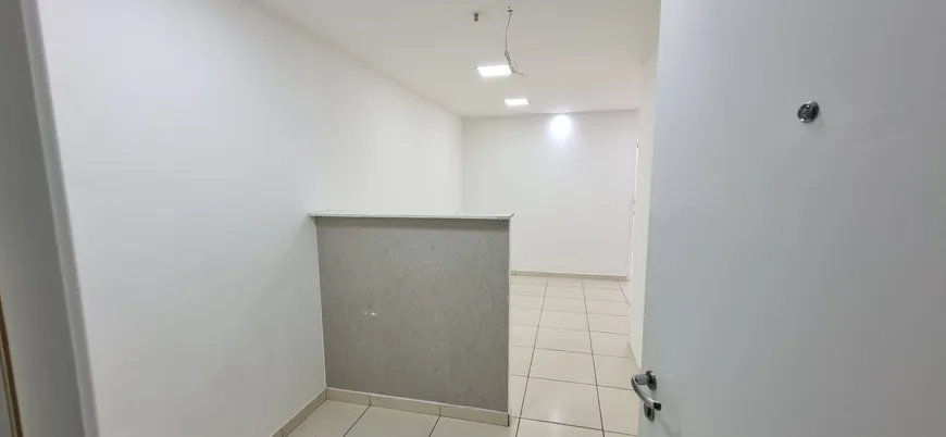 Foto 1 de Sala Comercial para alugar, 30m² em Del Castilho, Rio de Janeiro