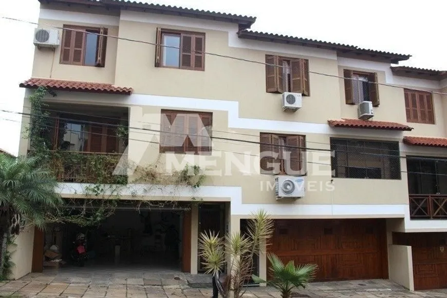 Foto 1 de Casa com 3 Quartos à venda, 179m² em Jardim São Pedro, Porto Alegre