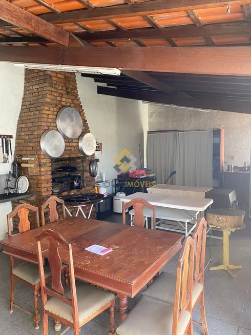 Foto 1 de Casa com 3 Quartos à venda, 180m² em Nova Cachoeirinha, Belo Horizonte