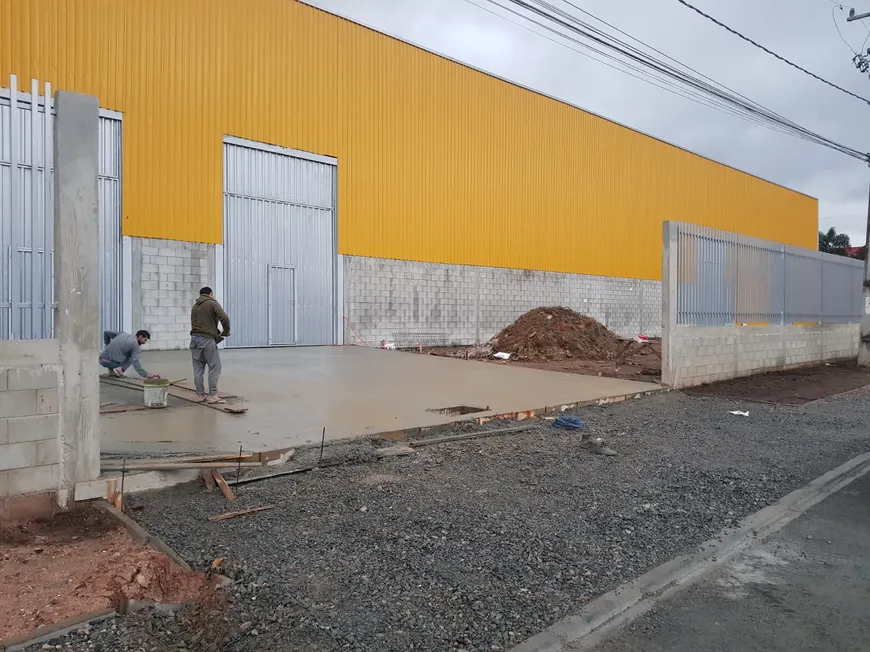 Foto 1 de Galpão/Depósito/Armazém para alugar, 1300m² em Área Industrial, Campina Grande do Sul