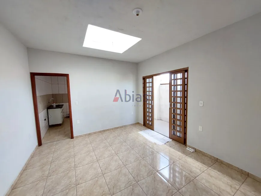 Foto 1 de Casa com 2 Quartos para alugar, 90m² em Vila Carmem, São Carlos