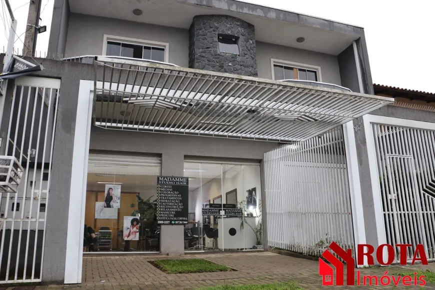 Foto 1 de Sobrado com 3 Quartos à venda, 255m² em Sitio Cercado, Curitiba