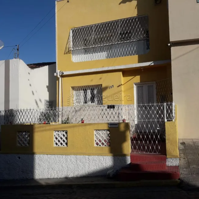 Foto 1 de Casa com 2 Quartos à venda, 107m² em Centro, Gravatá