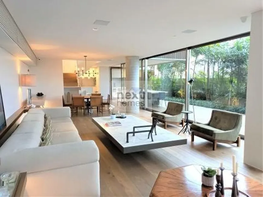 Foto 1 de Apartamento com 4 Quartos à venda, 420m² em Jardim Guedala, São Paulo