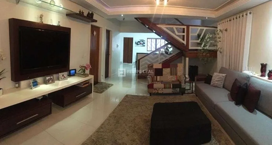 Foto 1 de Casa com 3 Quartos à venda, 251m² em Areias, São José