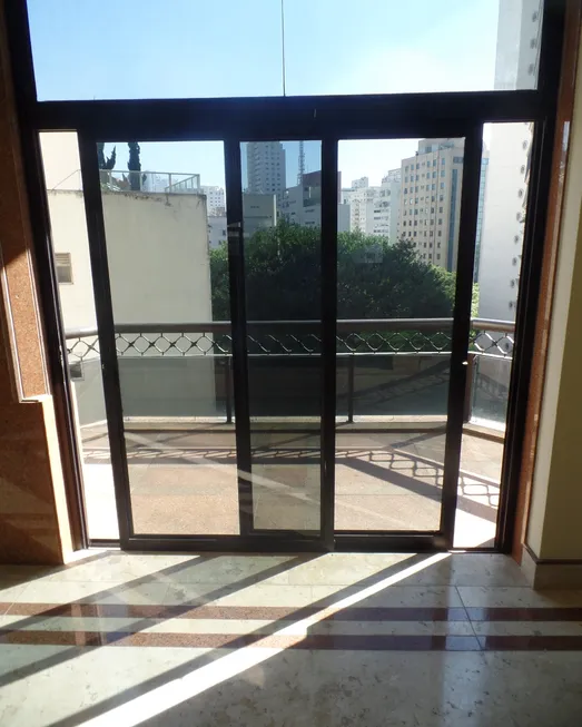 Foto 1 de Apartamento com 3 Quartos para alugar, 258m² em Jardim Paulista, São Paulo