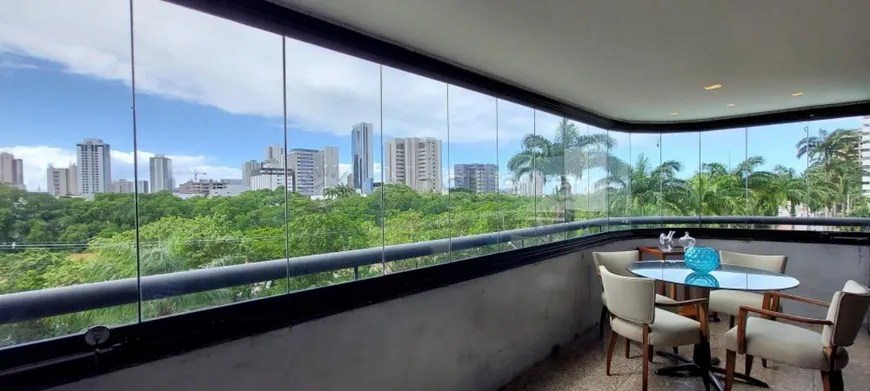 Foto 1 de Apartamento com 4 Quartos à venda, 227m² em Ilha do Retiro, Recife