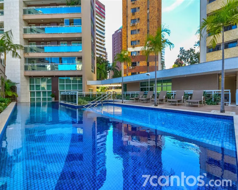 Foto 1 de Apartamento com 4 Quartos para alugar, 245m² em Meireles, Fortaleza