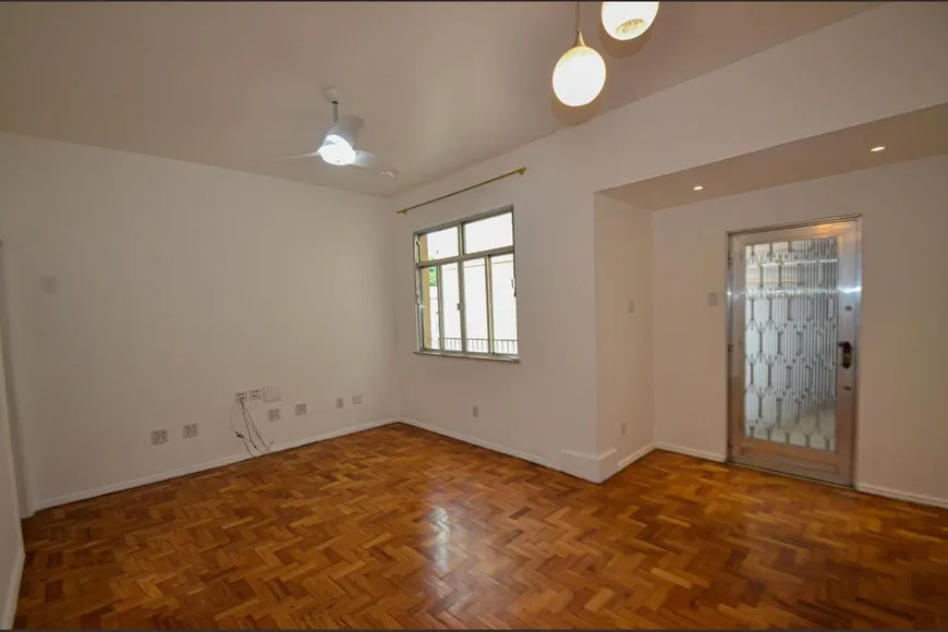 Foto 1 de Apartamento com 4 Quartos à venda, 115m² em Estacio, Rio de Janeiro
