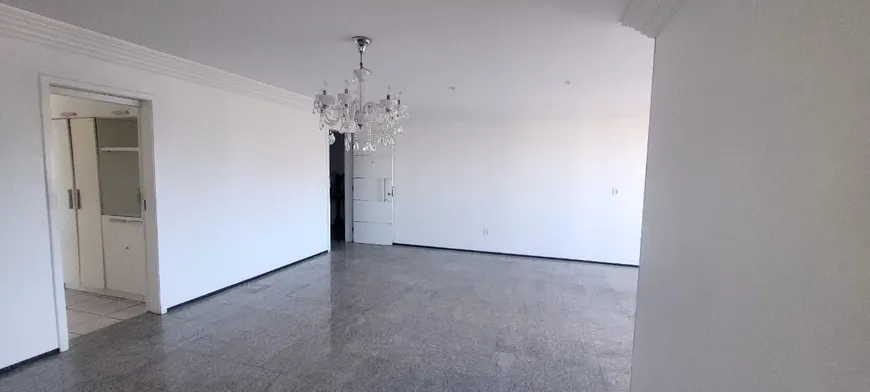 Foto 1 de Apartamento com 4 Quartos à venda, 160m² em Meireles, Fortaleza