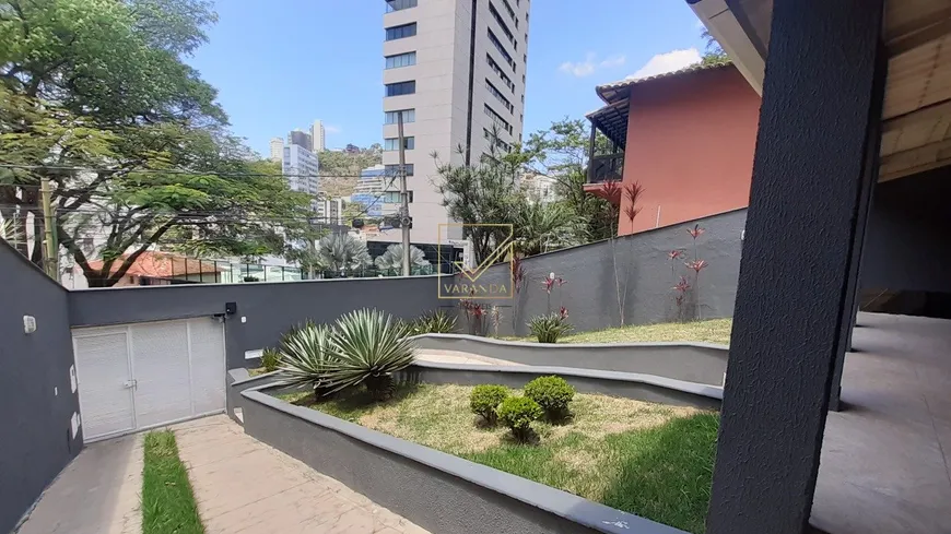 Foto 1 de Casa com 4 Quartos à venda, 330m² em Santa Lúcia, Belo Horizonte