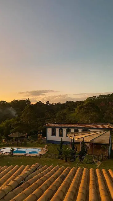 Foto 1 de Fazenda/Sítio com 3 Quartos à venda, 10000m² em , Itatiaiuçu