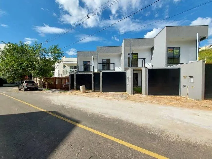 Foto 1 de Casa com 2 Quartos à venda, 130m² em Recanto da Mata, Juiz de Fora