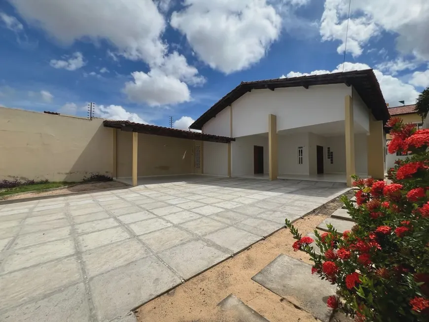 Foto 1 de Casa com 3 Quartos à venda, 190m² em Recanto das Palmeiras, Teresina