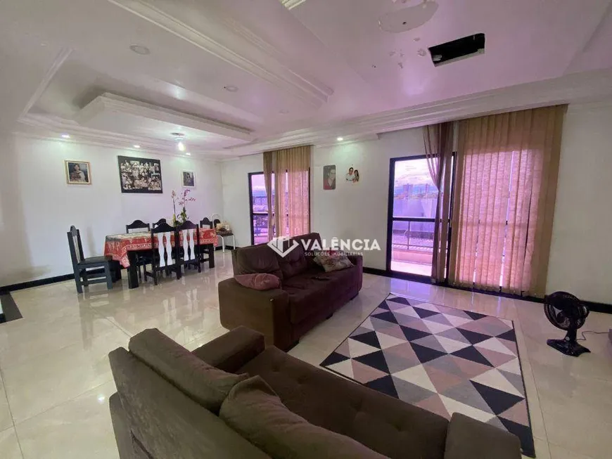 Foto 1 de Apartamento com 7 Quartos para alugar, 438m² em Alto Alegre, Cascavel