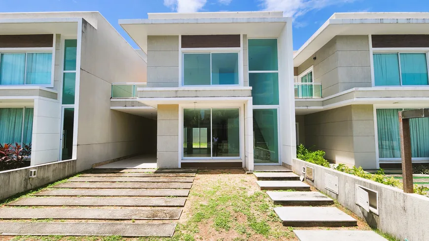 Foto 1 de Casa com 3 Quartos à venda, 190m² em Sapiranga, Fortaleza