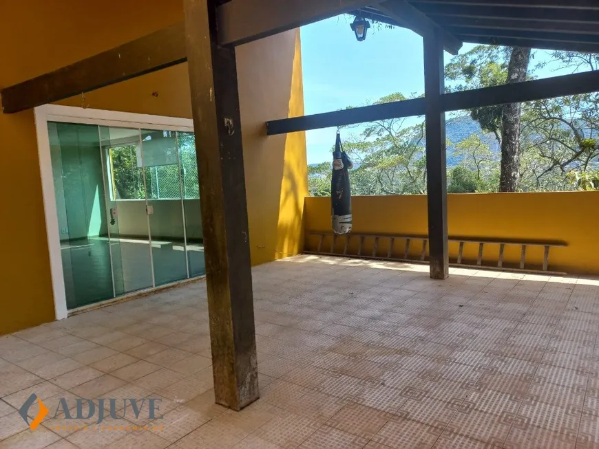 Foto 1 de Casa com 5 Quartos para venda ou aluguel, 853m² em Castelanea, Petrópolis