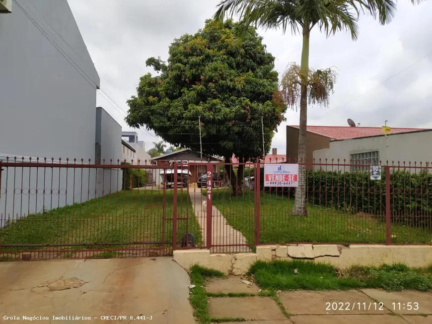 Foto 1 de Casa com 3 Quartos à venda, 500m² em Centro, Campo Mourão