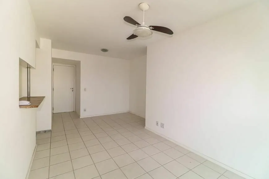 Foto 1 de Apartamento com 2 Quartos à venda, 50m² em Itapuã, Salvador