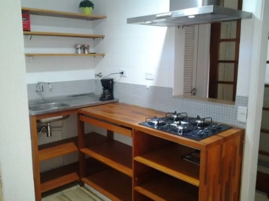 Foto 1 de Casa com 2 Quartos para alugar, 70m² em Cerqueira César, São Paulo