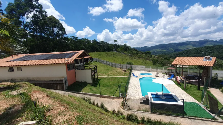 Foto 1 de Fazenda/Sítio com 4 Quartos à venda, 5000m² em Botujuru, Mogi das Cruzes