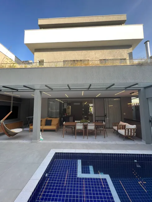 Foto 1 de Casa com 6 Quartos à venda, 420m² em Recreio Dos Bandeirantes, Rio de Janeiro