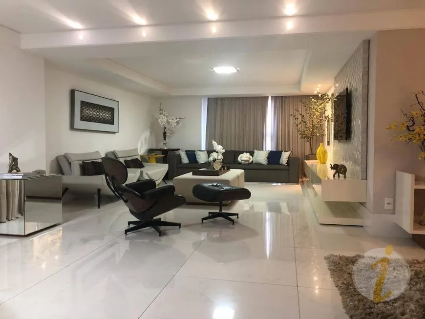 Foto 1 de Apartamento com 4 Quartos à venda, 212m² em Miramar, João Pessoa