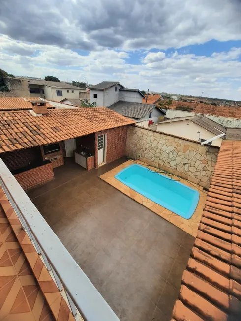 Foto 1 de Casa com 3 Quartos à venda, 400m² em Valparaiso I Etapa B, Valparaíso de Goiás