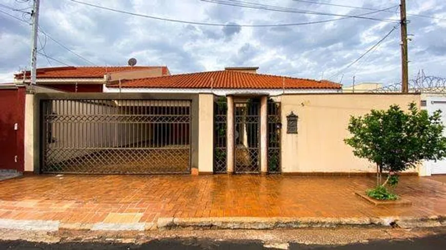 Foto 1 de Casa com 3 Quartos à venda, 290m² em Agua Fria, Chapada dos Guimarães