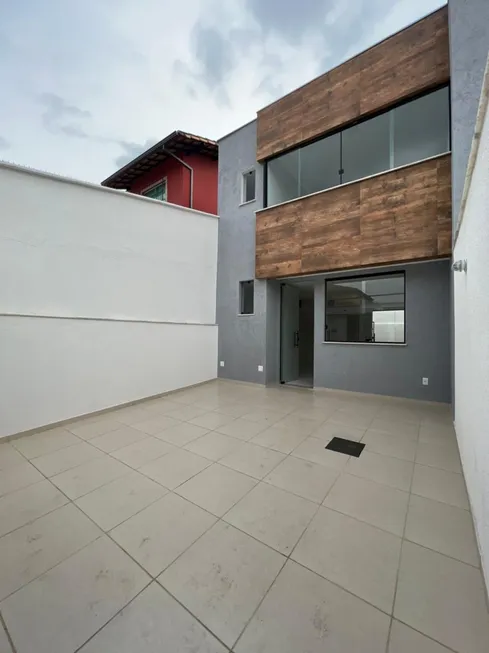 Foto 1 de Casa com 3 Quartos à venda, 102m² em Santa Rosa, Belo Horizonte