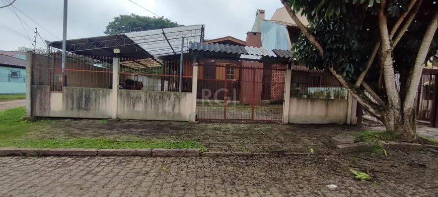 Foto 1 de Casa com 2 Quartos à venda, 119m² em Guarujá, Porto Alegre