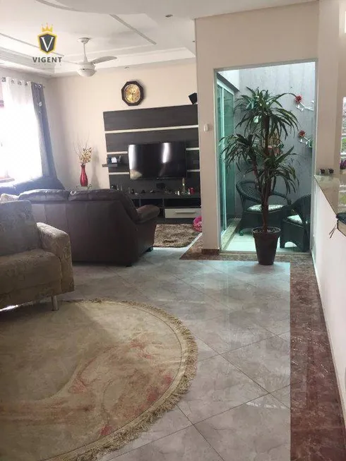 Foto 1 de Casa com 4 Quartos à venda, 235m² em Jardim Samambaia, Jundiaí