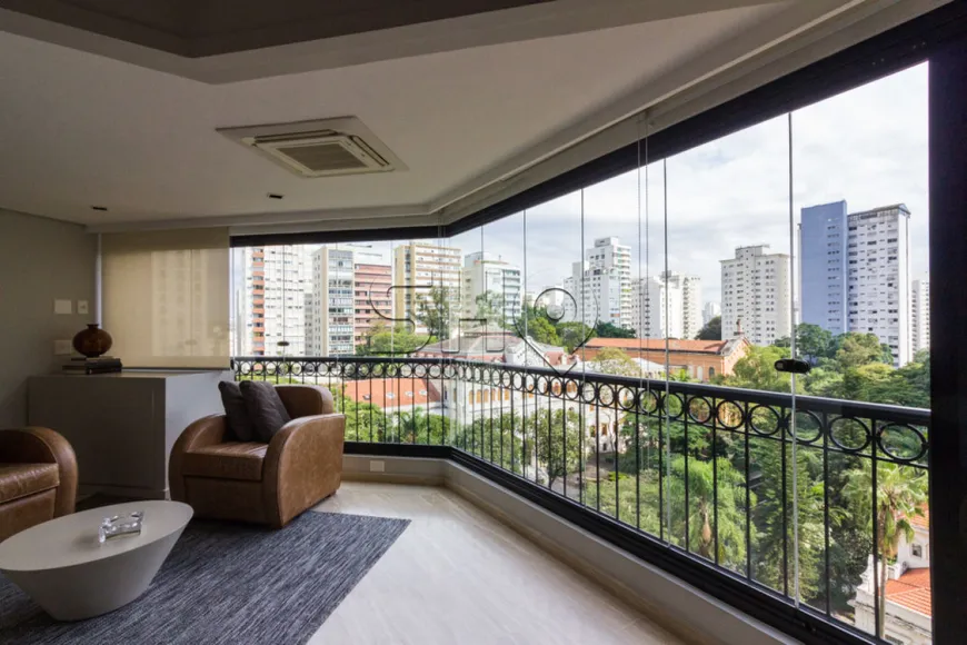 Foto 1 de Apartamento com 2 Quartos à venda, 125m² em Higienópolis, São Paulo