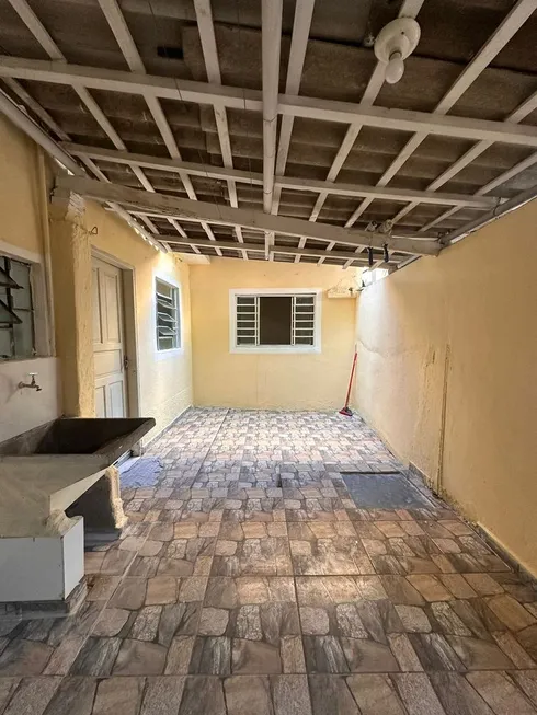 Foto 1 de Casa com 2 Quartos para alugar, 50m² em Vila Barbosa, São Paulo