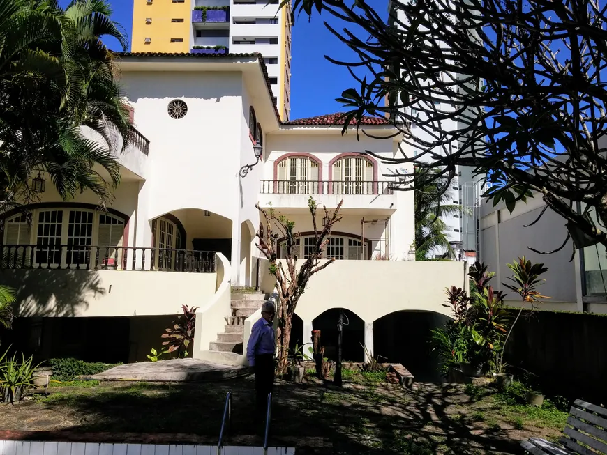 Foto 1 de Casa com 10 Quartos à venda, 1600m² em Casa Forte, Recife