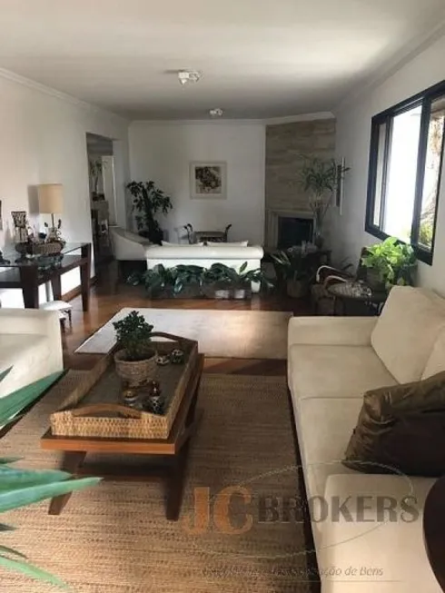 Foto 1 de Apartamento com 4 Quartos à venda, 180m² em Moema, São Paulo