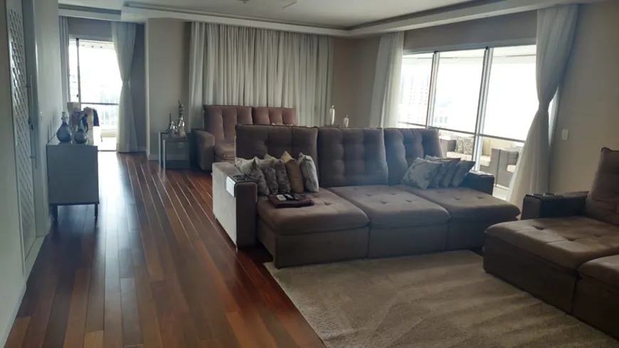 Foto 1 de Apartamento com 4 Quartos à venda, 246m² em Vila Sofia, São Paulo
