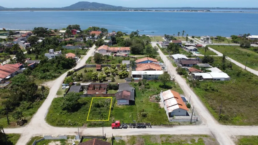 Foto 1 de Lote/Terreno à venda, 244m² em , Itapoá