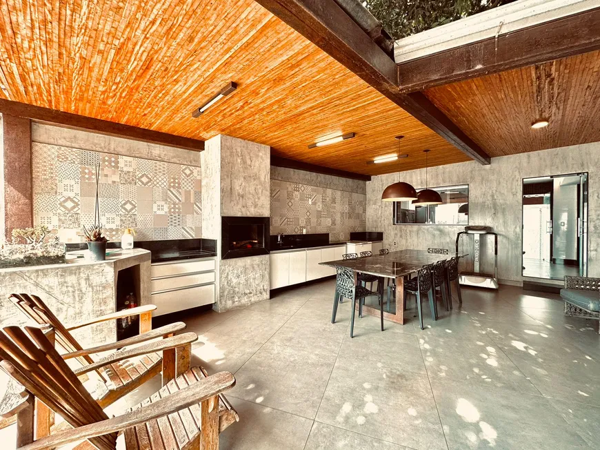 Foto 1 de Casa com 3 Quartos à venda, 250m² em Santa Amélia, Belo Horizonte