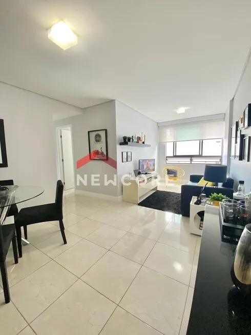 Foto 1 de Apartamento com 3 Quartos à venda, 63m² em Boa Viagem, Recife