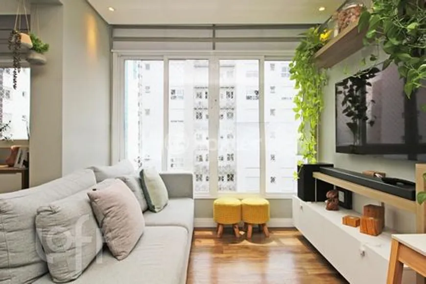 Foto 1 de Apartamento com 3 Quartos à venda, 73m² em Passo da Areia, Porto Alegre