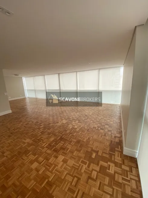 Foto 1 de Apartamento com 3 Quartos à venda, 184m² em Jardins, São Paulo