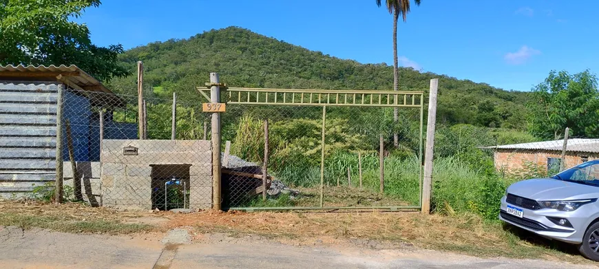 Foto 1 de Lote/Terreno à venda, 207m² em Barreiro do Amaral, Santa Luzia