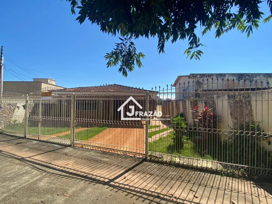 Foto 1 de Casa com 4 Quartos à venda, 330m² em Parque Industrial de Goiânia, Goiânia