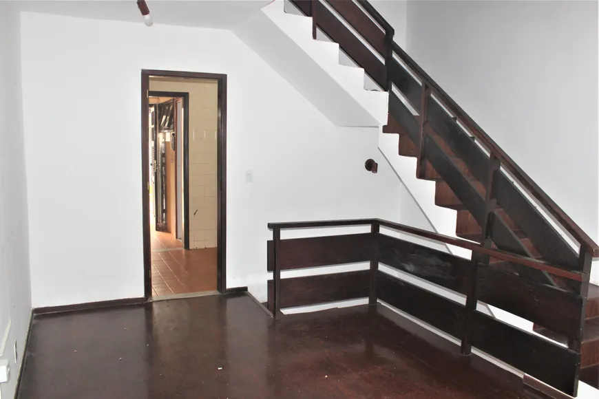 Foto 1 de Casa com 2 Quartos para venda ou aluguel, 100m² em Retiro, Petrópolis