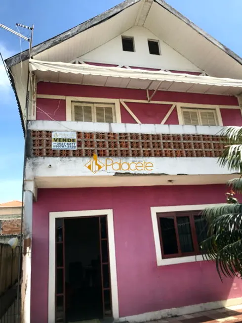 Foto 1 de Sobrado com 3 Quartos à venda, 120m² em Conjunto Residencial Araretama, Pindamonhangaba