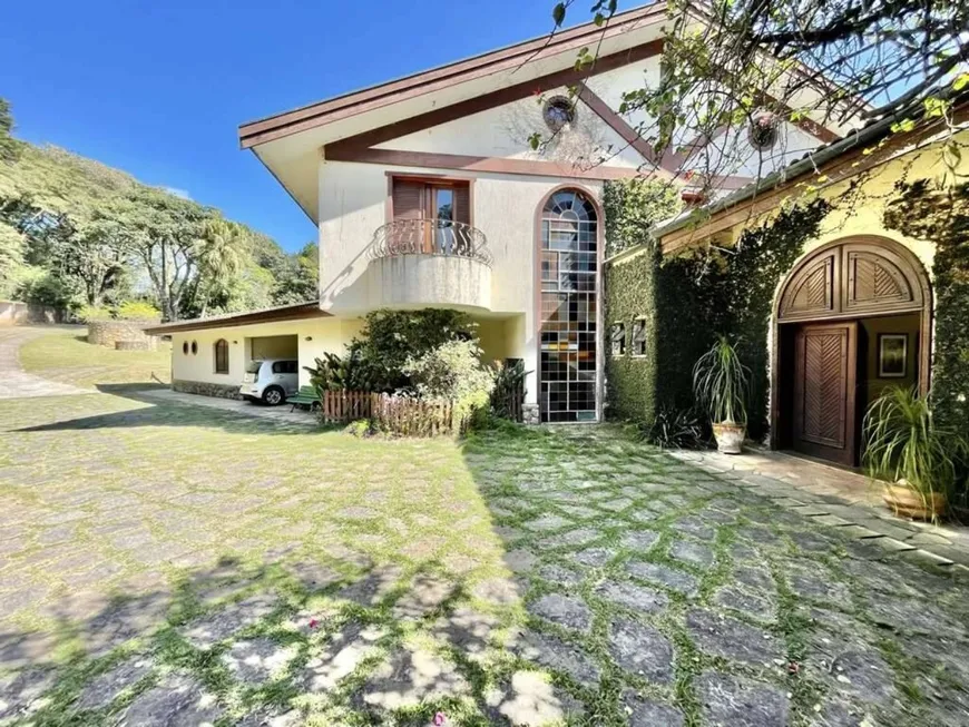 Foto 1 de Casa de Condomínio com 5 Quartos para venda ou aluguel, 981m² em Parque Silvino Pereira, Cotia