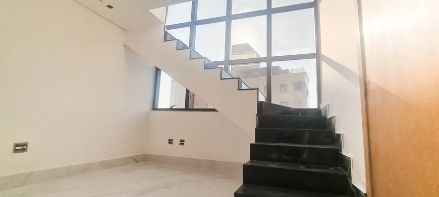 Foto 1 de Cobertura com 4 Quartos à venda, 240m² em Castelo, Belo Horizonte